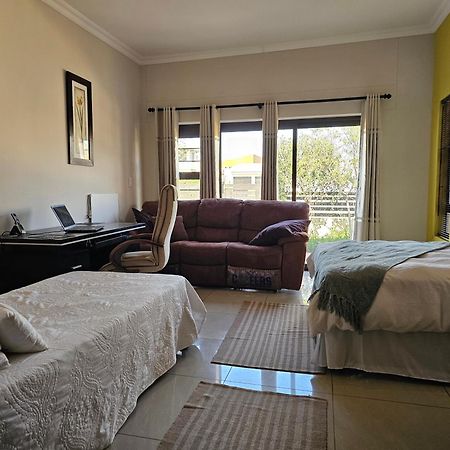 Cora'S Boutique Bed & Breakfast Swakopmund Exterior photo