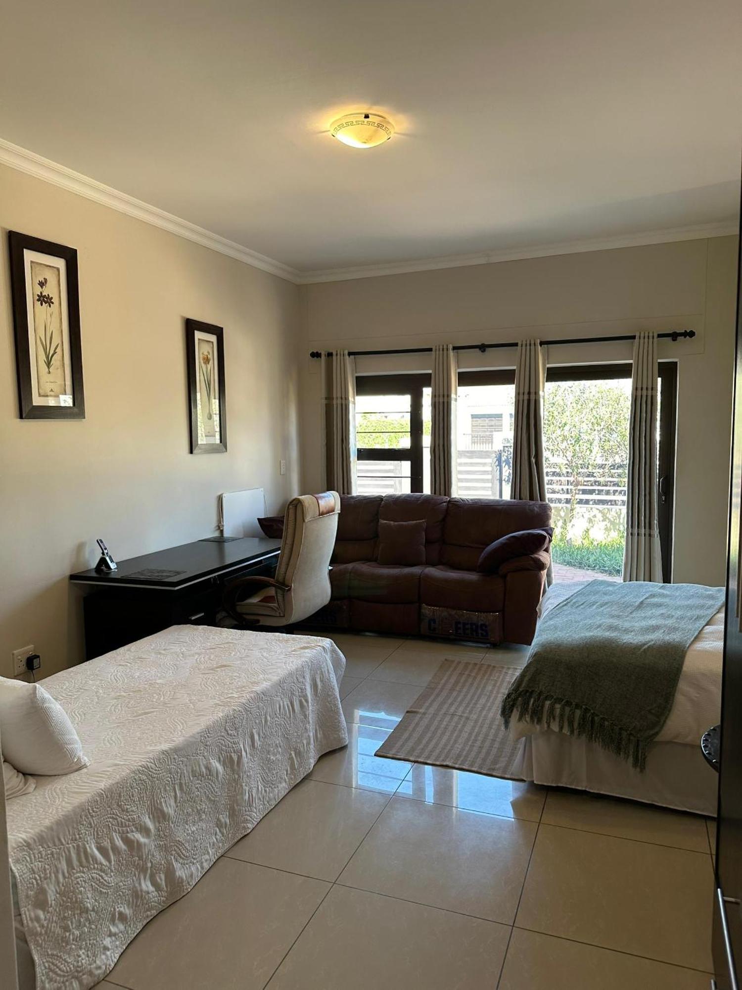 Cora'S Boutique Bed & Breakfast Swakopmund Exterior photo
