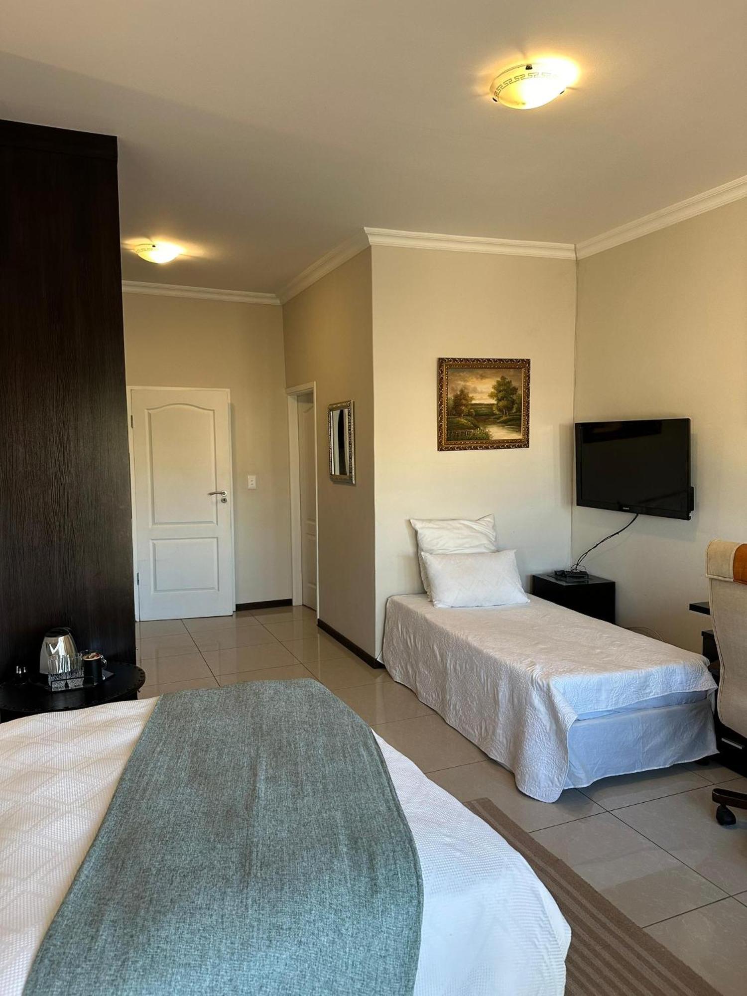 Cora'S Boutique Bed & Breakfast Swakopmund Exterior photo